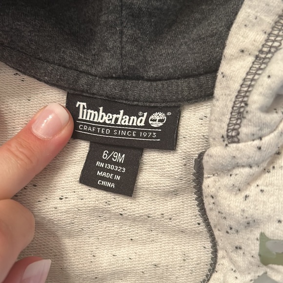 Boys Timberland 1 piece zip up outfit 6-9 months - Picture 3 of 3